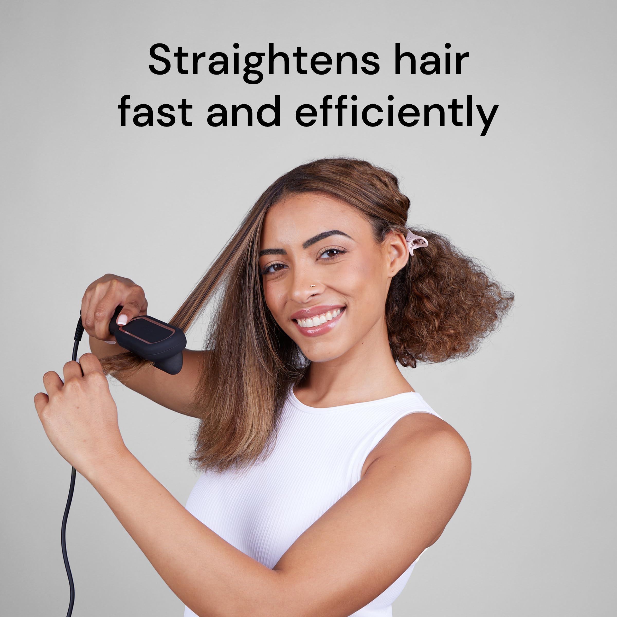 L'ANGE HAIR Smooth-It usa iones negativos para frizz reducido y brillo.