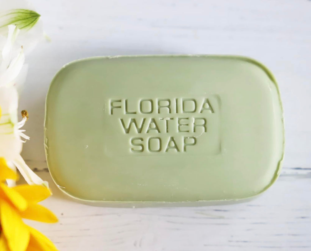 Lanman y Kemp Etiqueta Agua de Florida diseño evocador para un ritual diario de limpieza