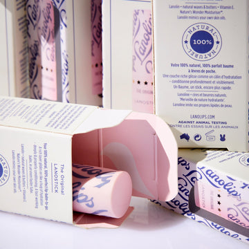 Lanolips Lanostick con aceite de jojoba para piel suave.