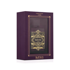 Lattafa Bade'e Al Oud Amethyst, etiqueta frontal que transmite lujo.