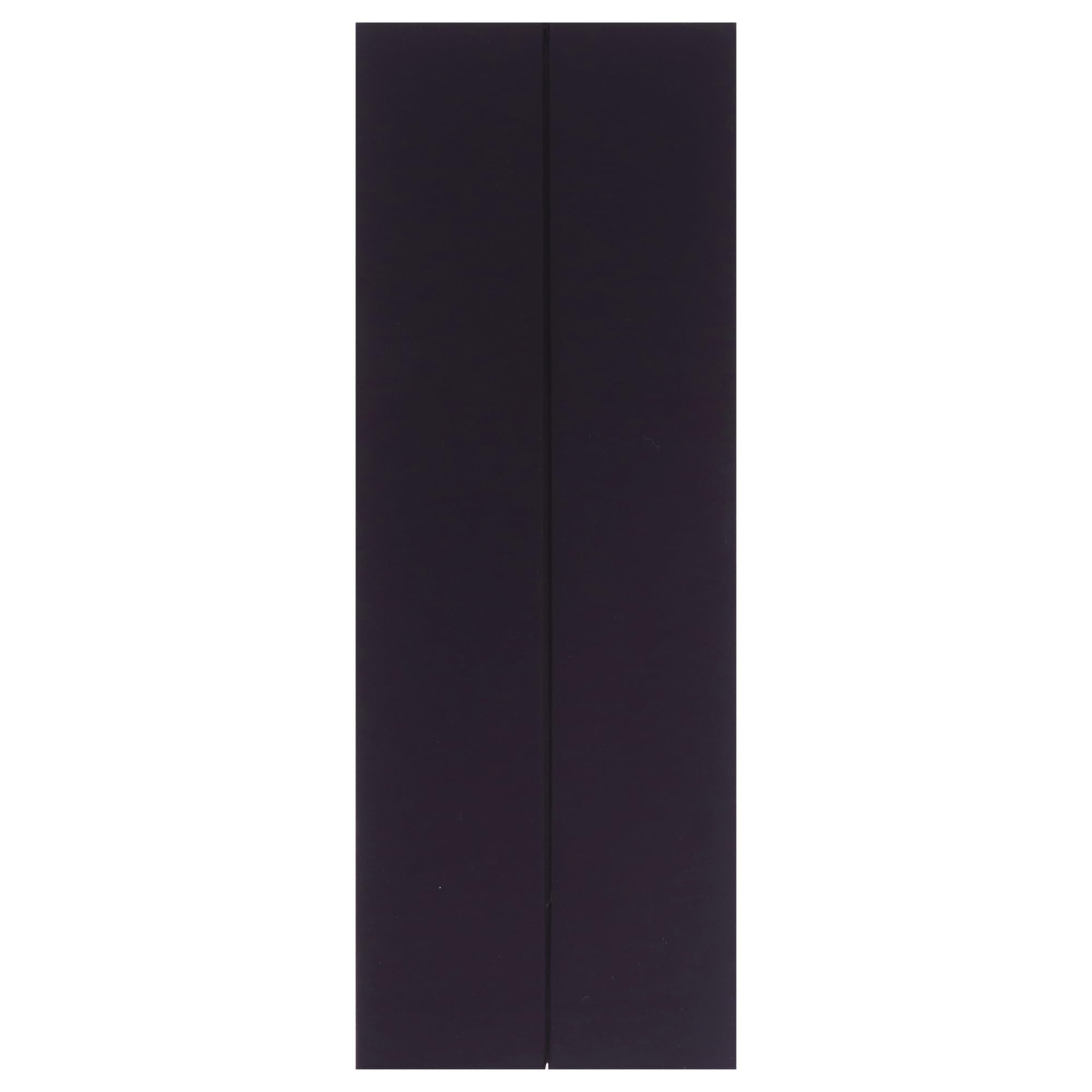 Lattafa Bade'e Al Oud Amethyst spray action captures the scent release.