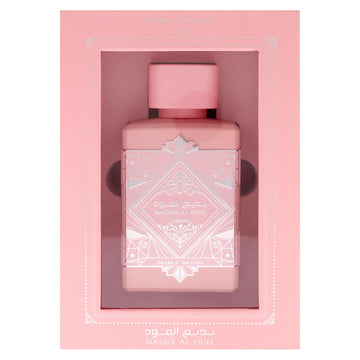 Lattafa Badee Al Oud notas altas: azafrán, nuez moscada y lavanda en salida aromática.