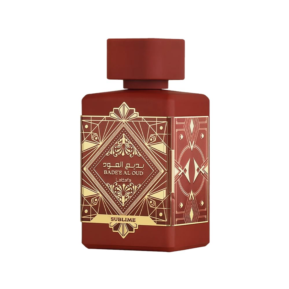 Lattafa Badee Al Oud Sublime frente a la botella, aroma distintivo para presentaciones.