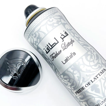 Lattafa Fakhar Hombre – base de musgo de roble y patchouli intensos.
