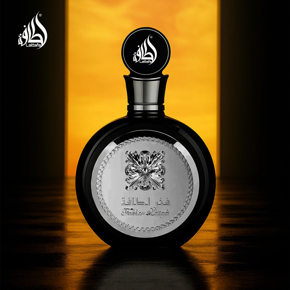 Lattafa Fakhar para hombre, notas de salida: flor Silkwood y mandarina.