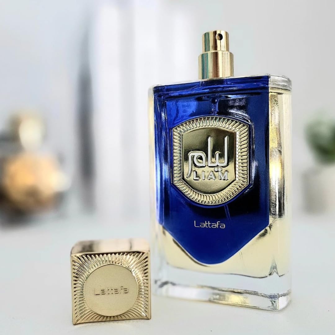 Lattafa Liam Blue Shine: apertura de botella para una pulverización precisa