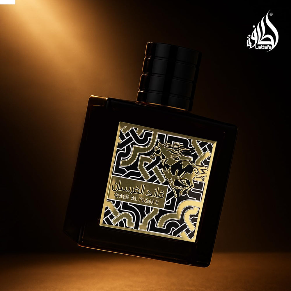 Lattafa Qaed Al Fursan, detalle de etiqueta, acabado elegante para la colección.