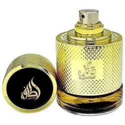 Lattafa Qaa'ed, primer plano de tapa y etiqueta, aroma premium para eventos.