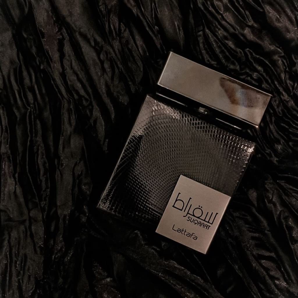 Aplicación-piel Lattafa Suqraat revela un perfume cálido para noches.
