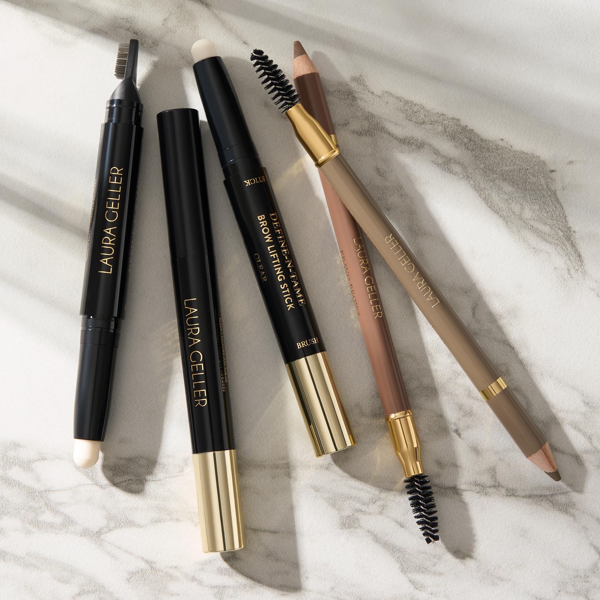 Laura Geller Bravo Brows finition naturelle adapteee a toutes les formes de sourcils
