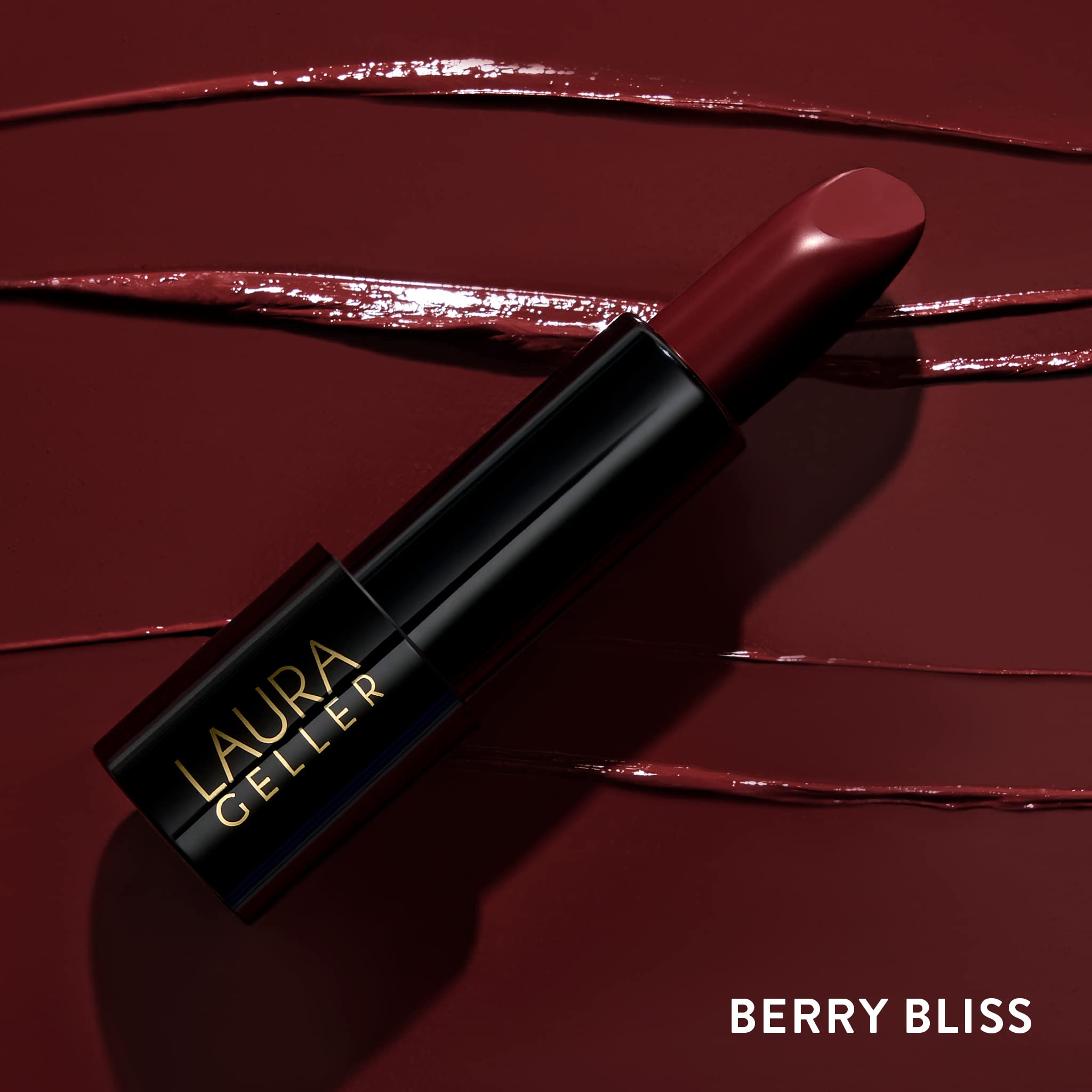 Acabado cremoso Berry Bliss, se desliza y no se mete en pliegues de los labios.