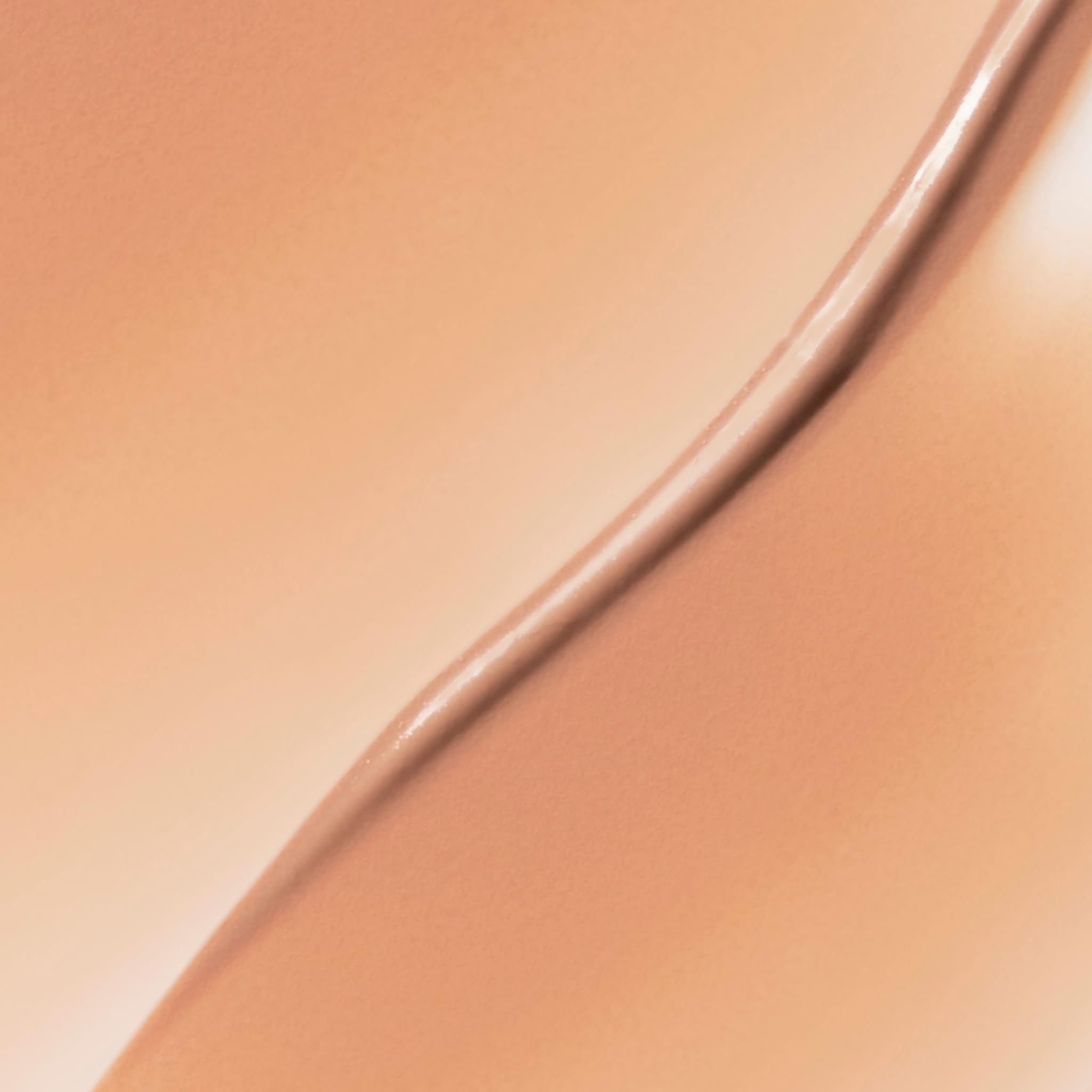 LAURA GELLER NEW YORK The Bright Stuff illuminates with light-reflecting pigments for a bright effect.