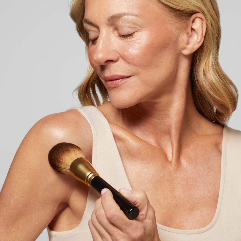 Brocha domo para difusión de bronceado con Laura Geller New York