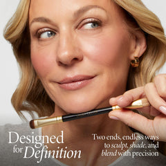 Brocha para difuminar ojos larga de Laura Geller New York, difuminado perfecto.