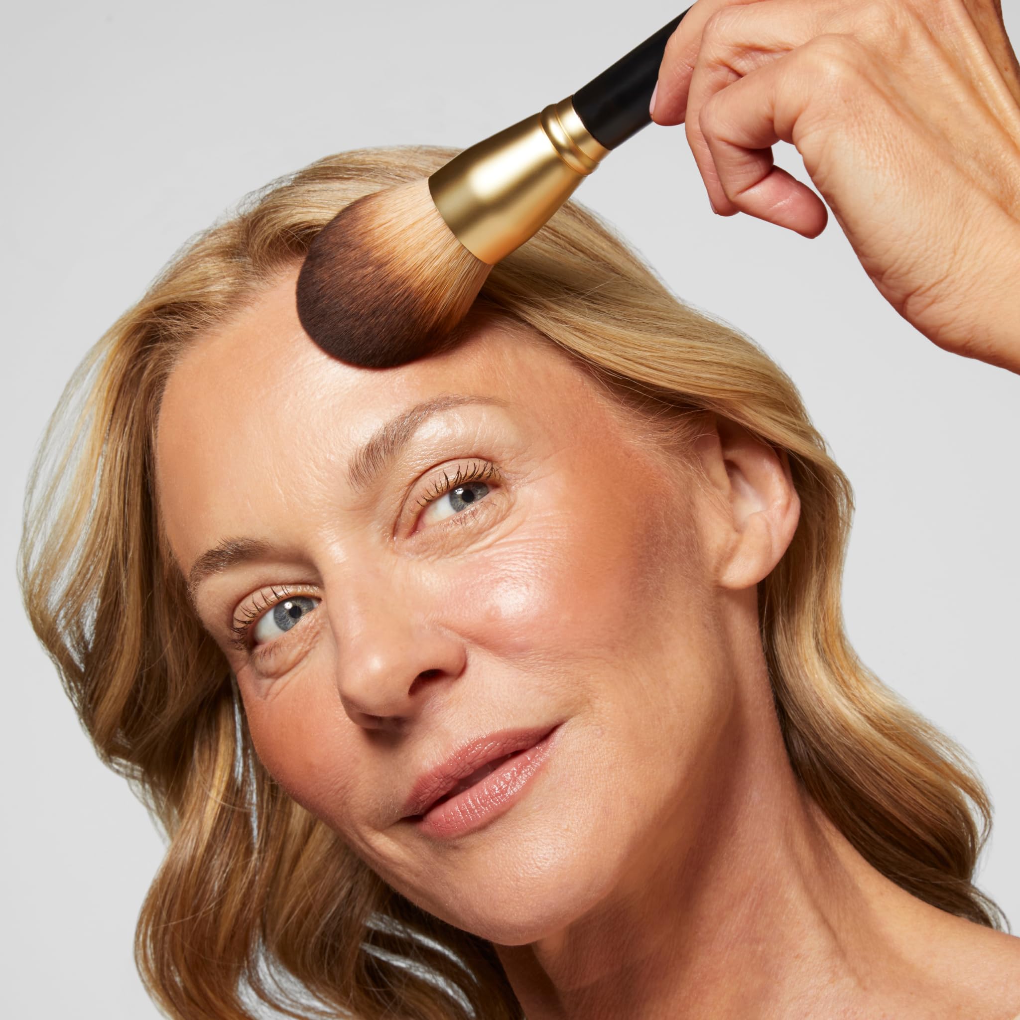 Brocha multiuso para rostro y cuerpo de Laura Geller New York