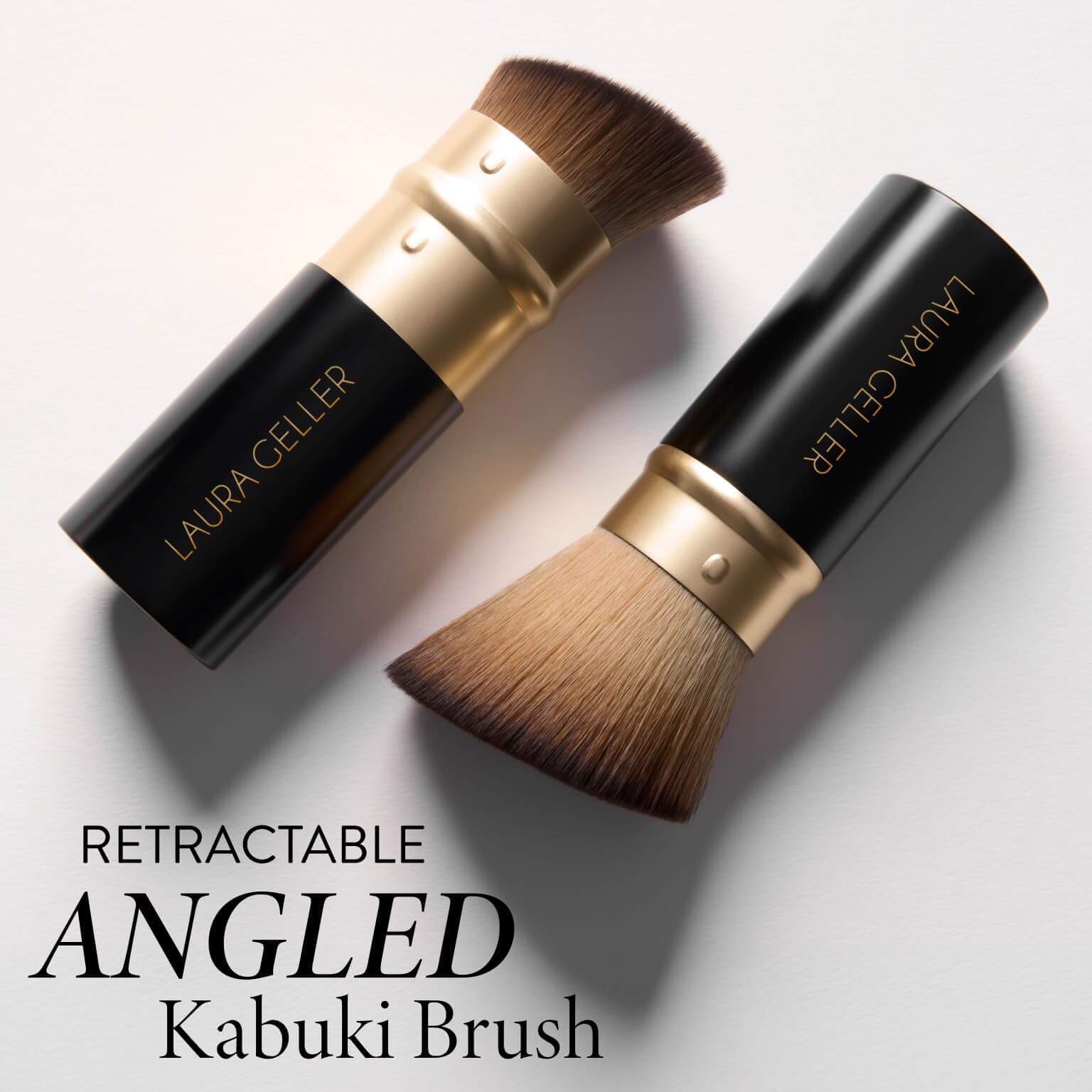 Pinceau kabuki angulaire Laura Geller New York pour applications liquides et crèmes.