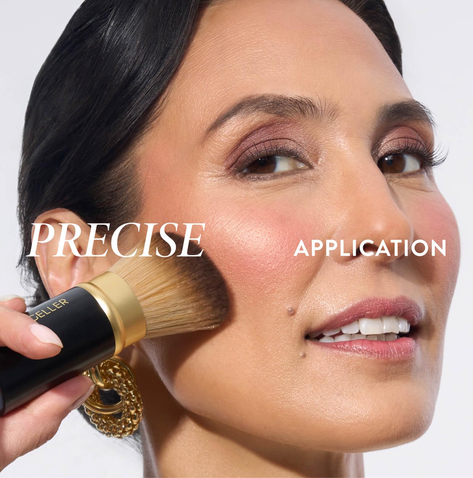 Pinceau kabuki angulaire format voyage Laura Geller New York.