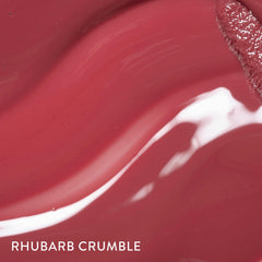 Brillo ligero para uso diario con Color Luster Lip Gloss Rhubarb Crumble.