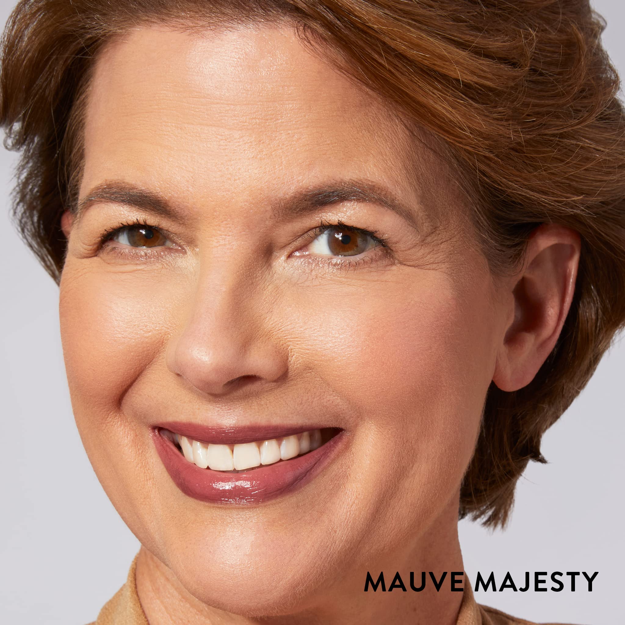 Muestra en piel del Mauve Majesty con tono suave y favorecedor