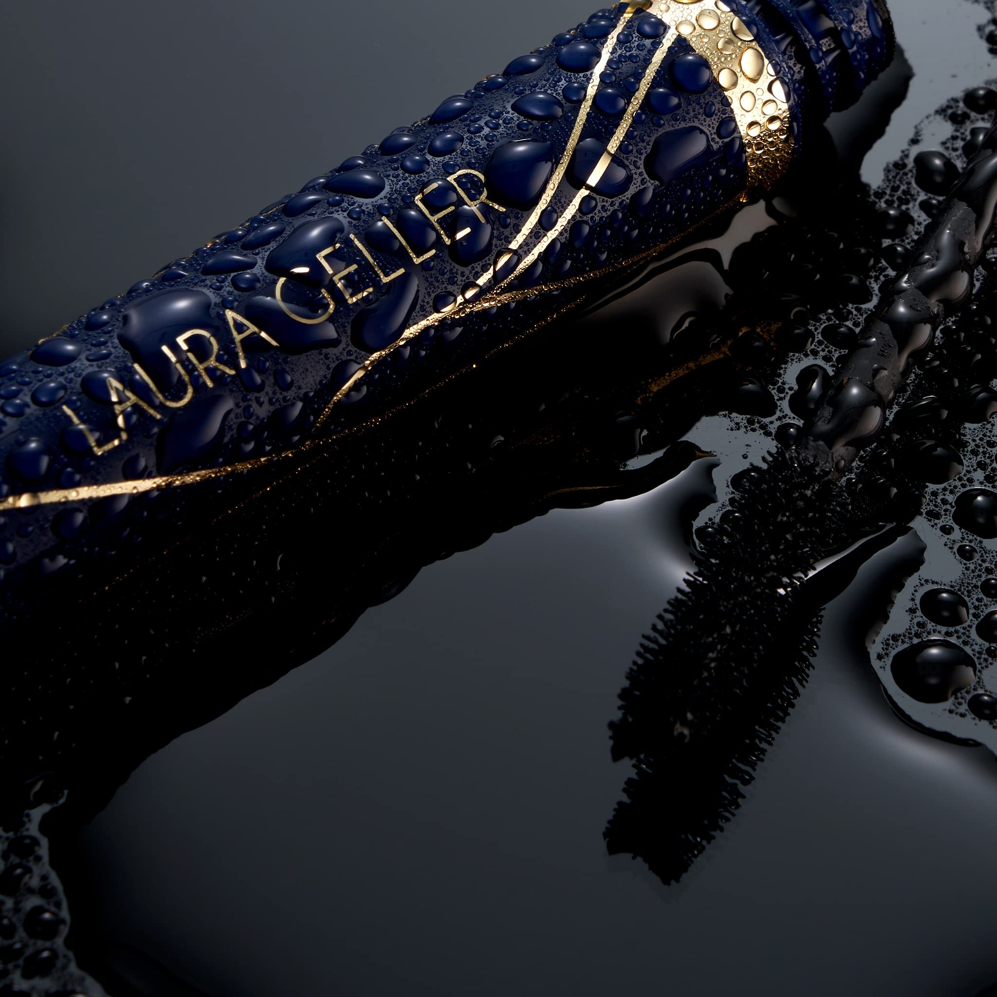 Laura Geller New York Mascara: fórmula de larga duración sin necesidad de retoques.