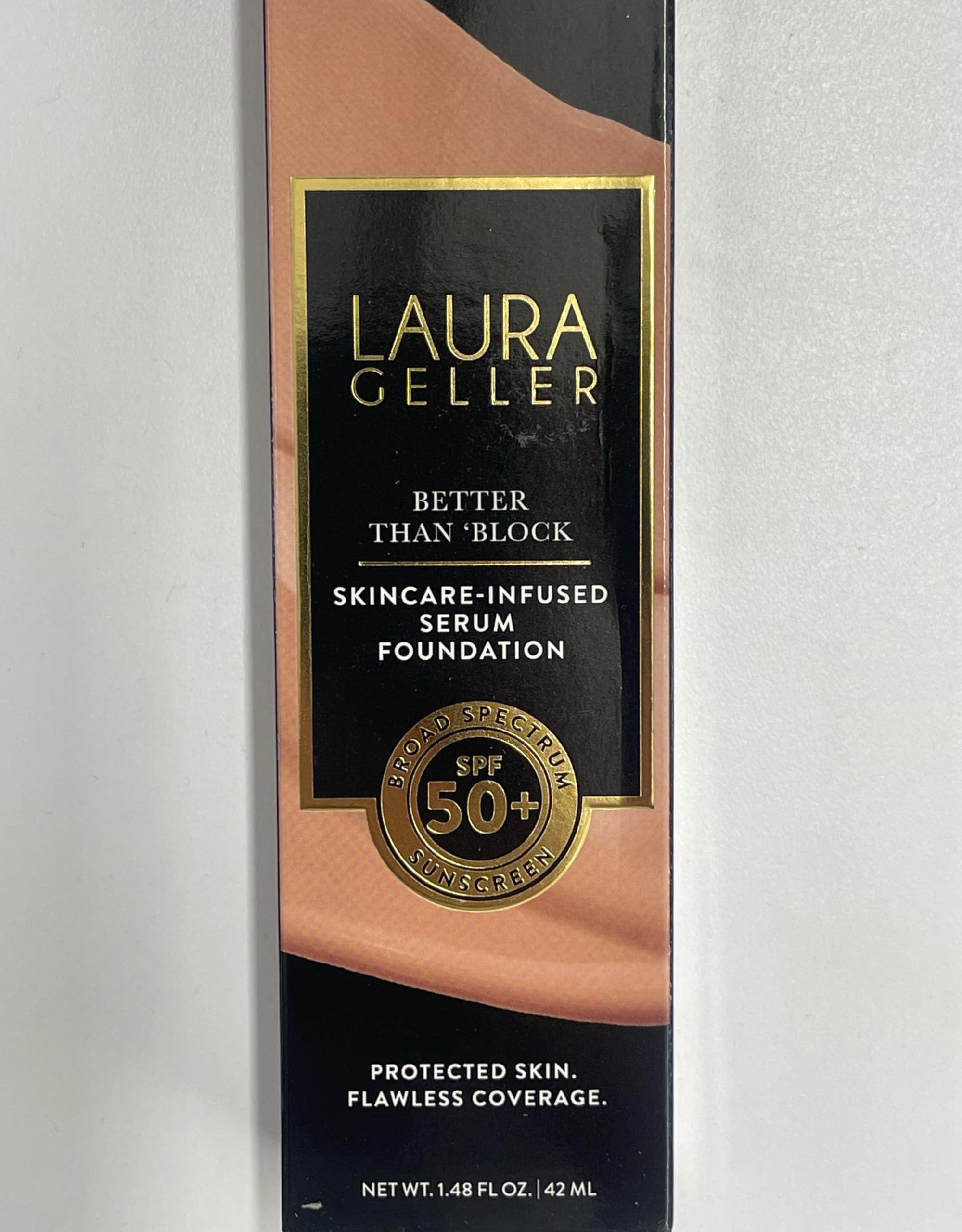 LAURA GELLER NEW YORK: application facile sur peau propre pour un fini homogène.