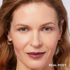 Real Rosy labial, textura cremosa que desliza sin esfuerzo