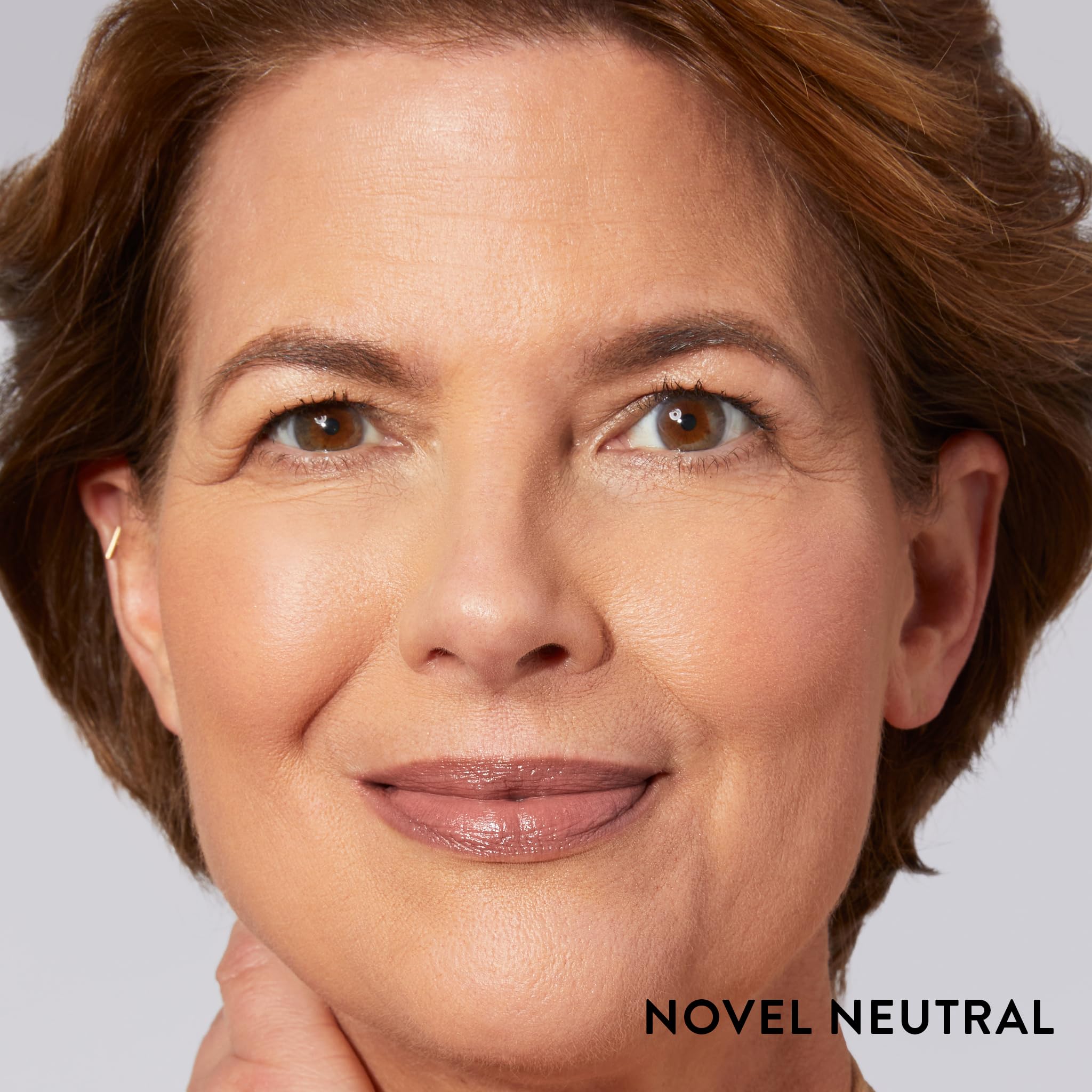 Nuance neutre et moderne, échantillon couleur polyvalent pour tous les looks.