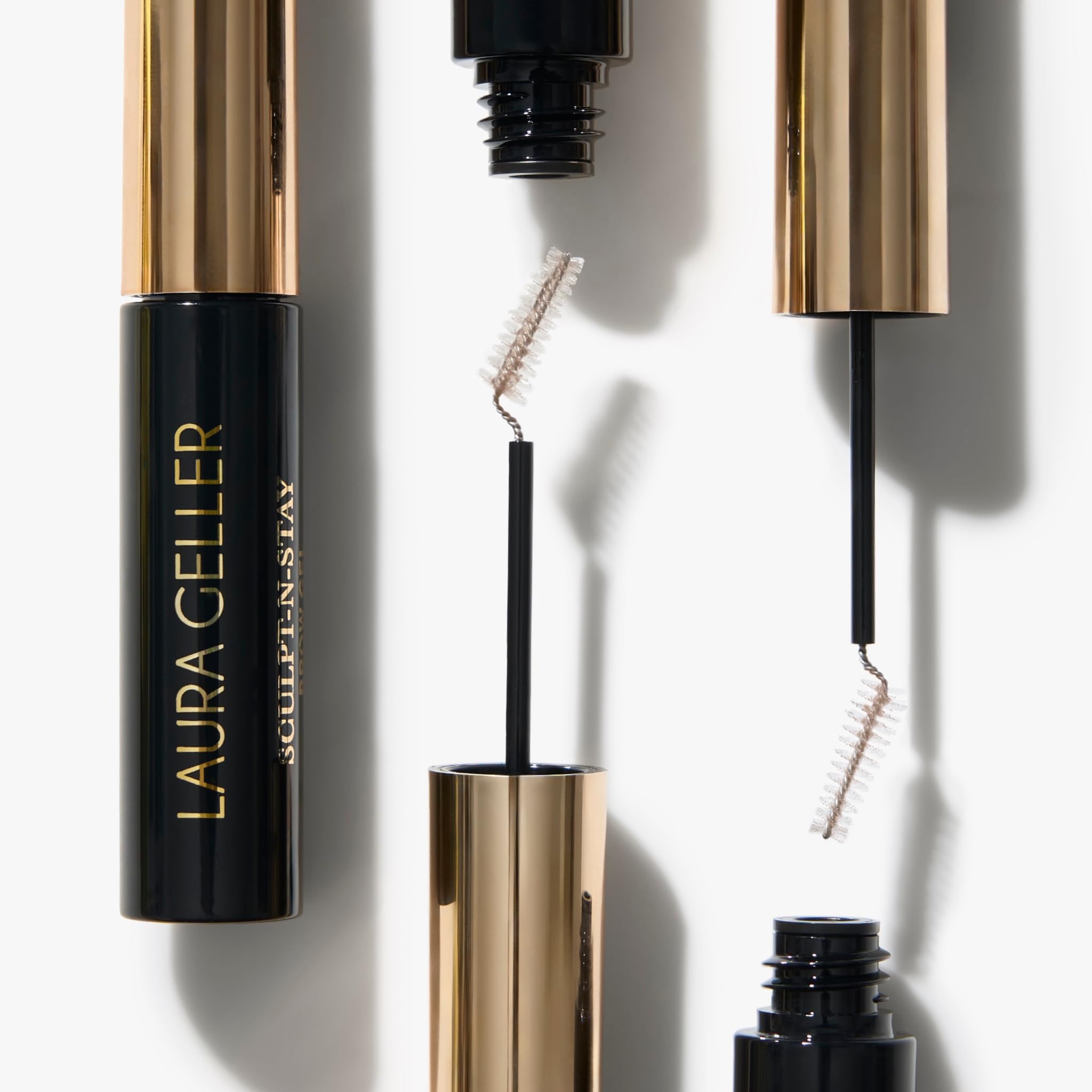 Laura Geller Sculpt-n-Stay: textura no pegajosa que mantiene la forma.
