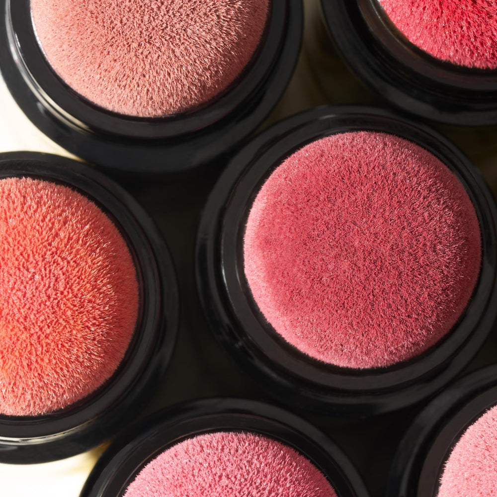 LAURA GELLER NEW YORK Serum Blush Tint entretien rapide après chaque usage.