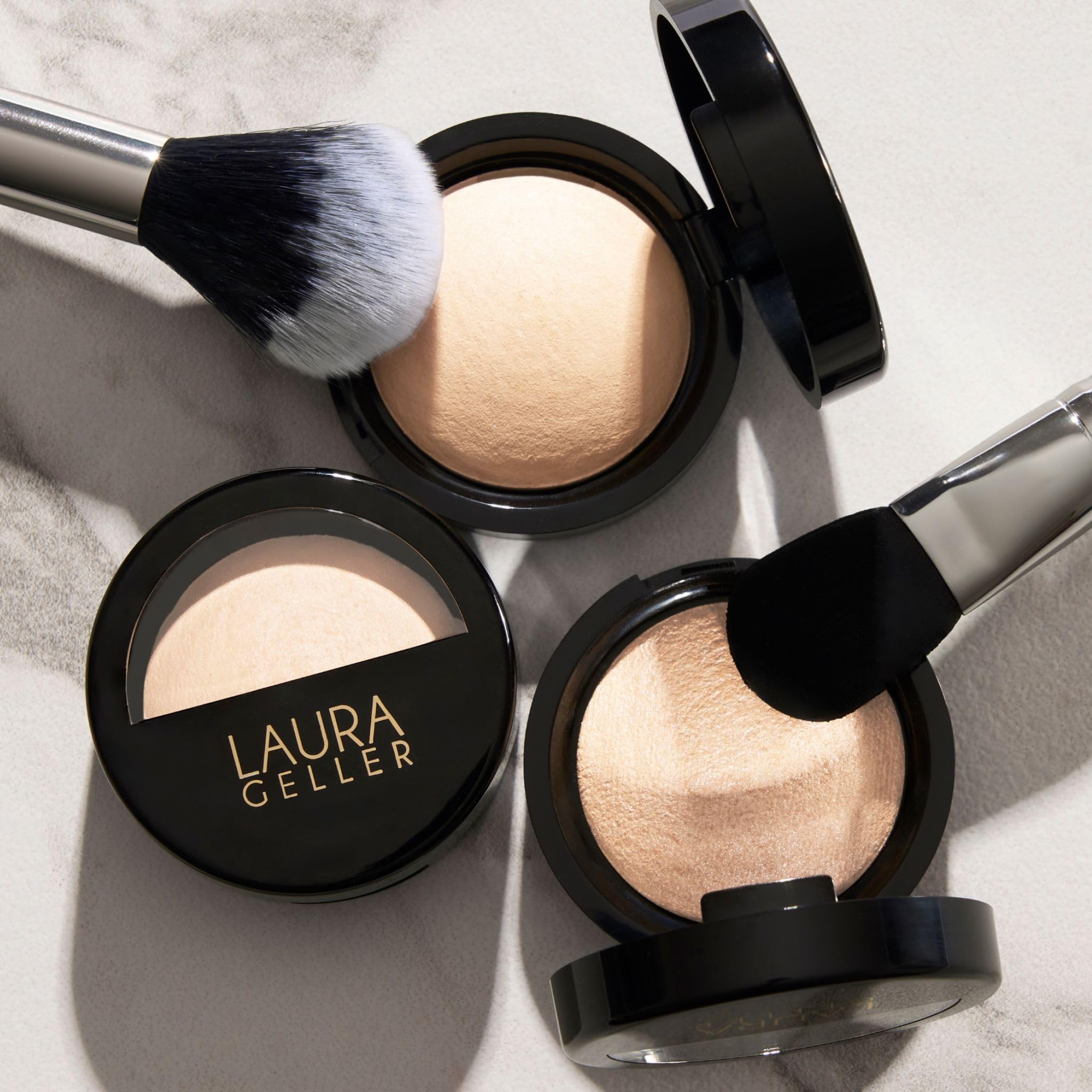 Laura Geller Portofino ofrece acabado natural sin brillos excesivos.