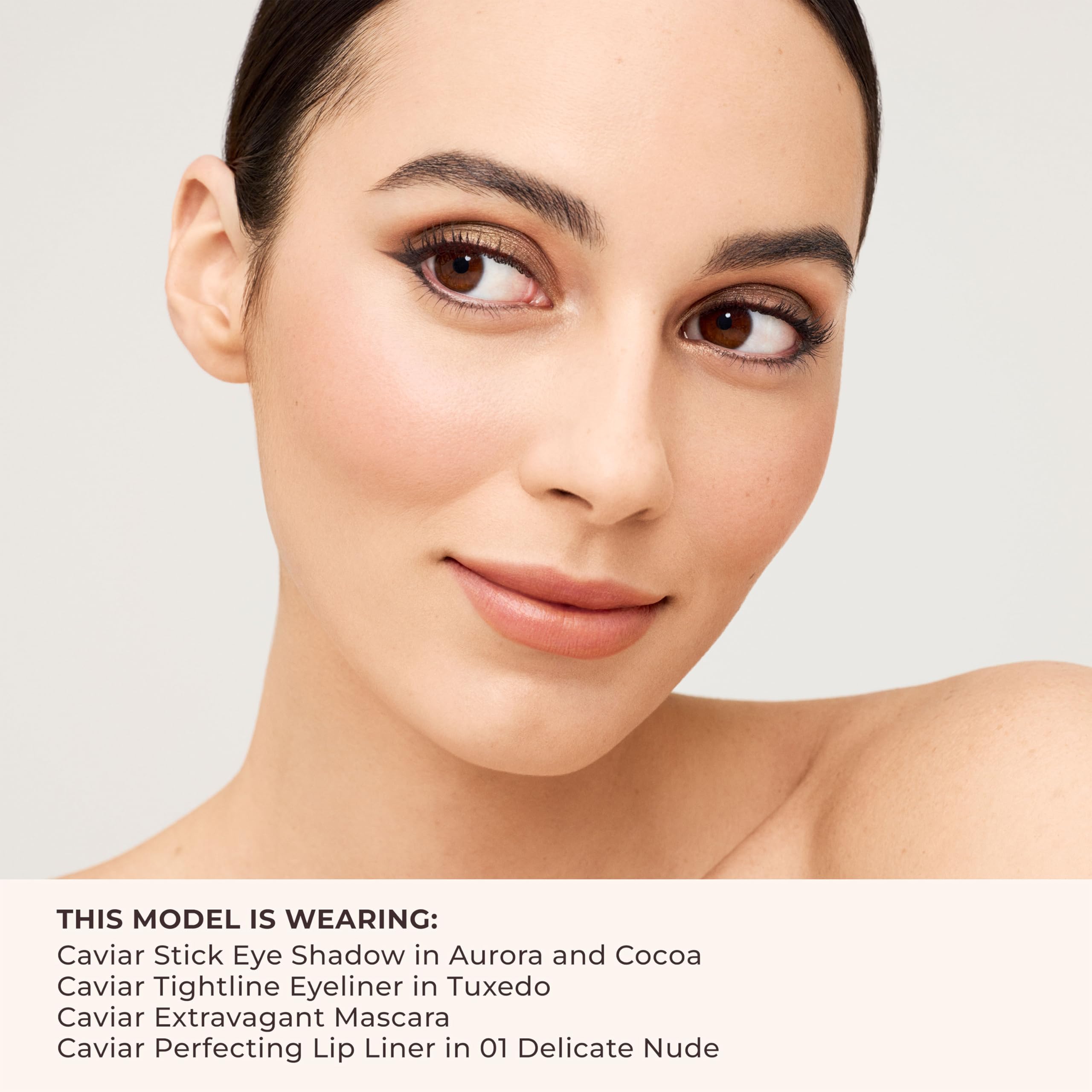 Laura Mercier Caviar Extravagant Mascara: pestañas curvadas desde la base para mayor levantamiento.