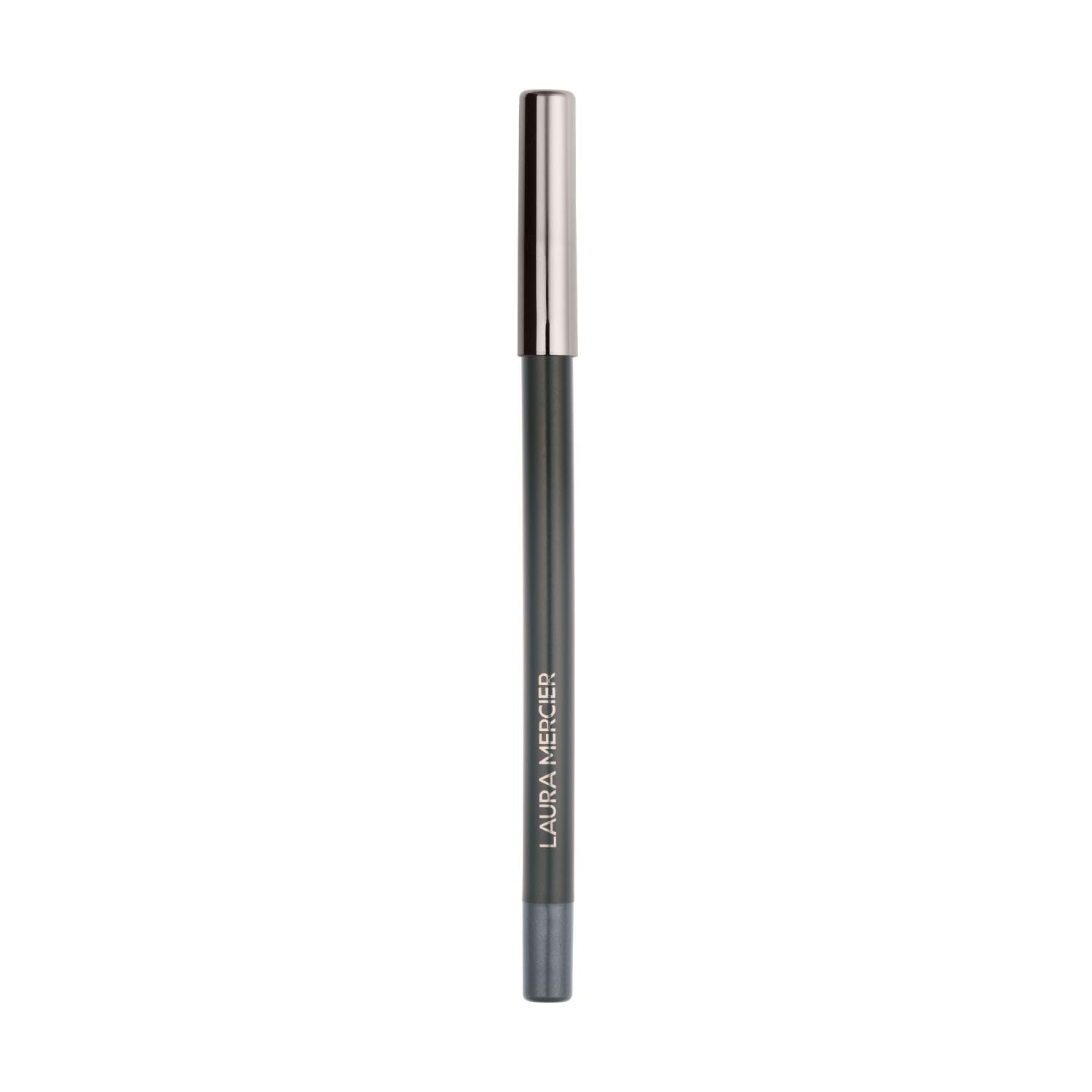 Look con Laura Mercier Caviar Tightline con acabado humo.