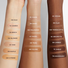 Laura Mercier poros suavizados con difuminado natural para tono uniforme.