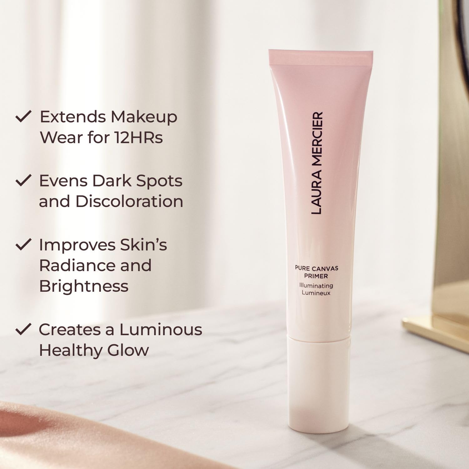 Laura Mercier Pure Canvas Primer con perlas iluminadoras para brillo natural.