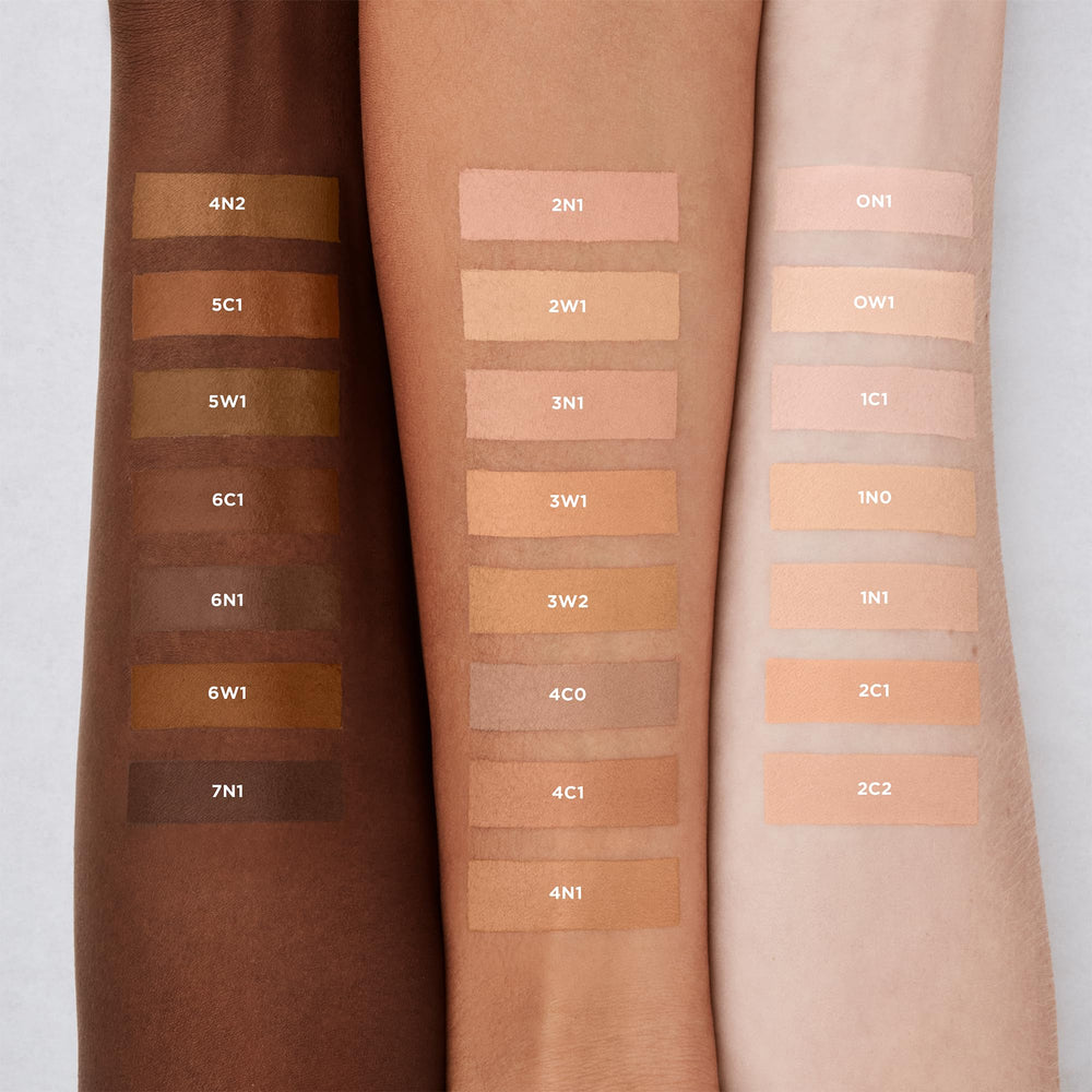 Laura Mercier Real Flawless Serum Concealer textura serum ligera para hidratación sutil.