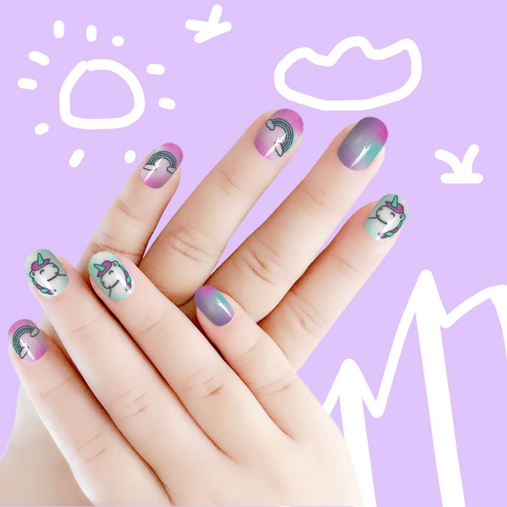 Uñas infantiles Laza con gradiente de brillo arcoíris.