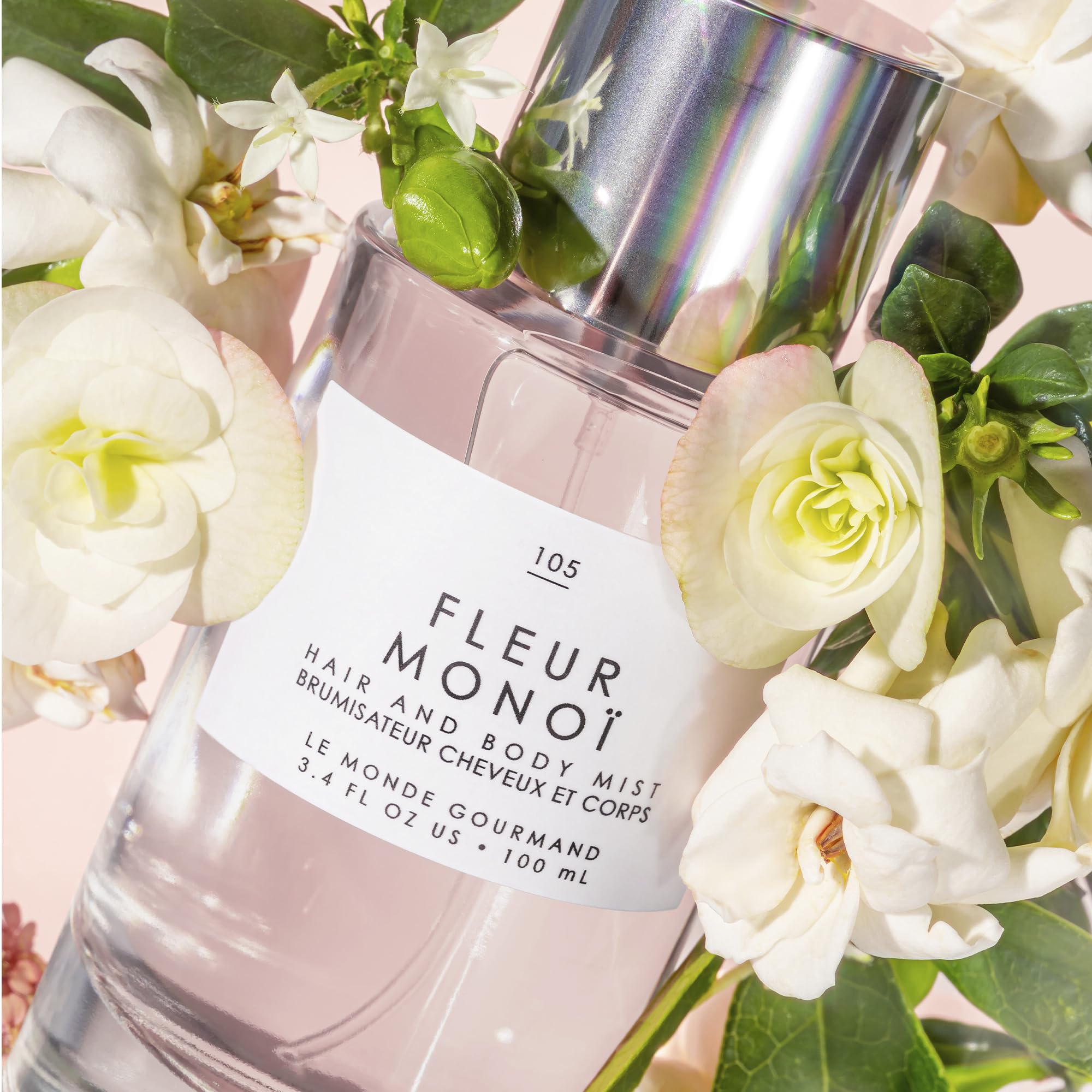 Le Monde Gourmand Fleur Monoï aplicación en ropa para aroma suave.