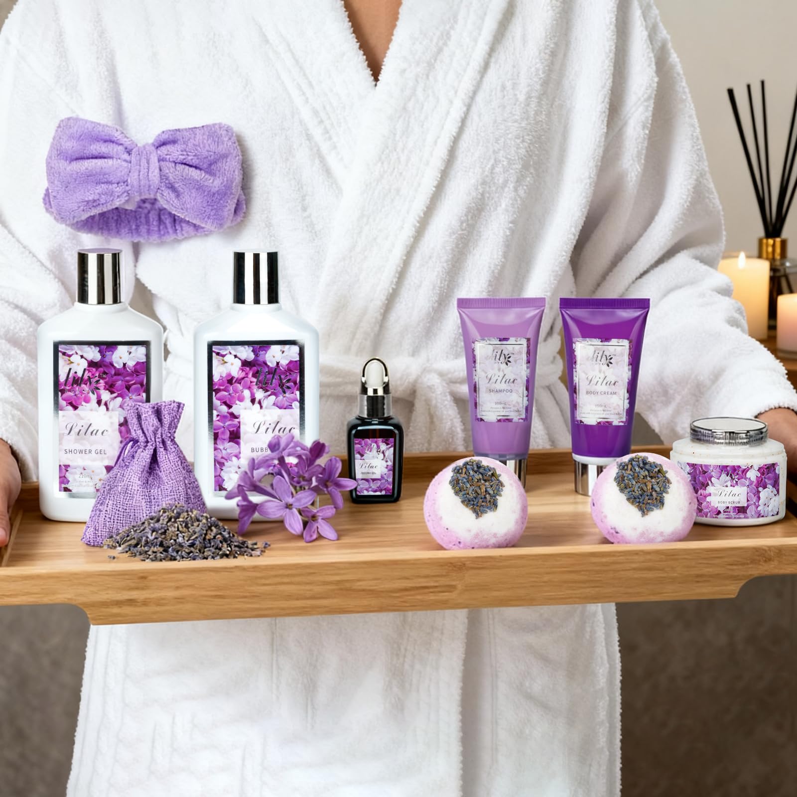 Gommage et huile jojoba Lily Roy apportant douceur et souplesse à la peau