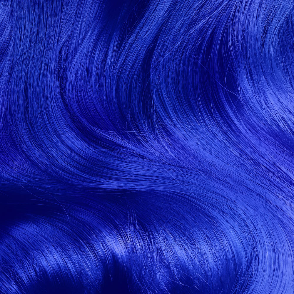 Lime Crime Tinte Unicornio para el Cabello Mystic: aplicación suave para tono azul vibrante.