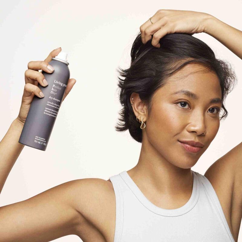 Application quotidienne facile pour rafraîchir les cheveux entre les lavages.