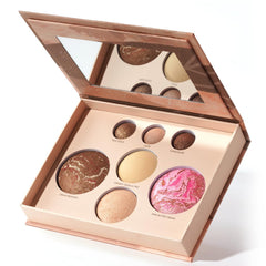 La paleta de sombras cocidas neutras de llásido ofrece un look suave y duradero.
