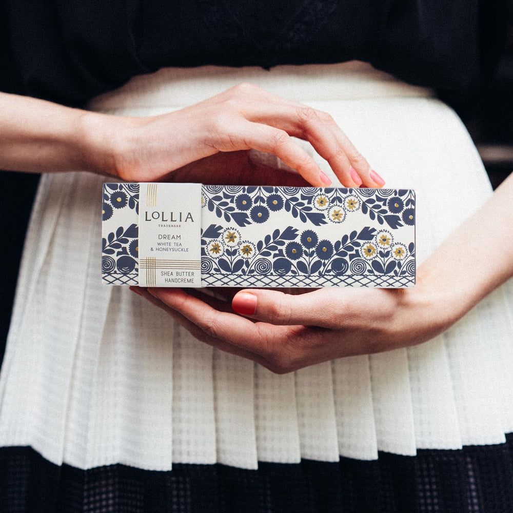 LOLLIA crema de manos en elegante caja-regalo deslizante