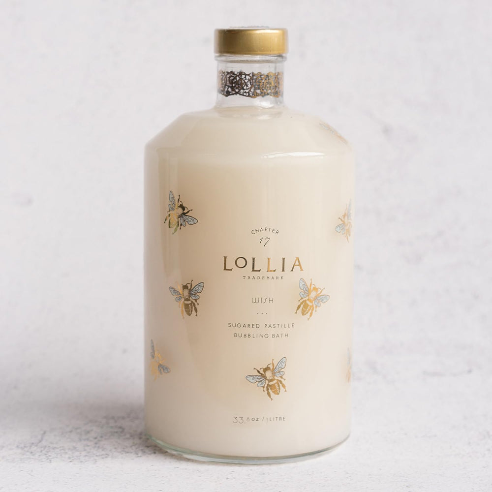 Burbujas suaves en baño con LOLLIA Wish brindan relajación.