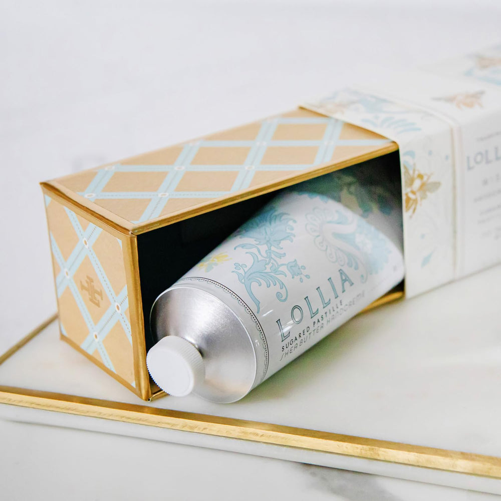 Caja regalo de LOLLIA Wish lista para cualquier neceser de viaje.