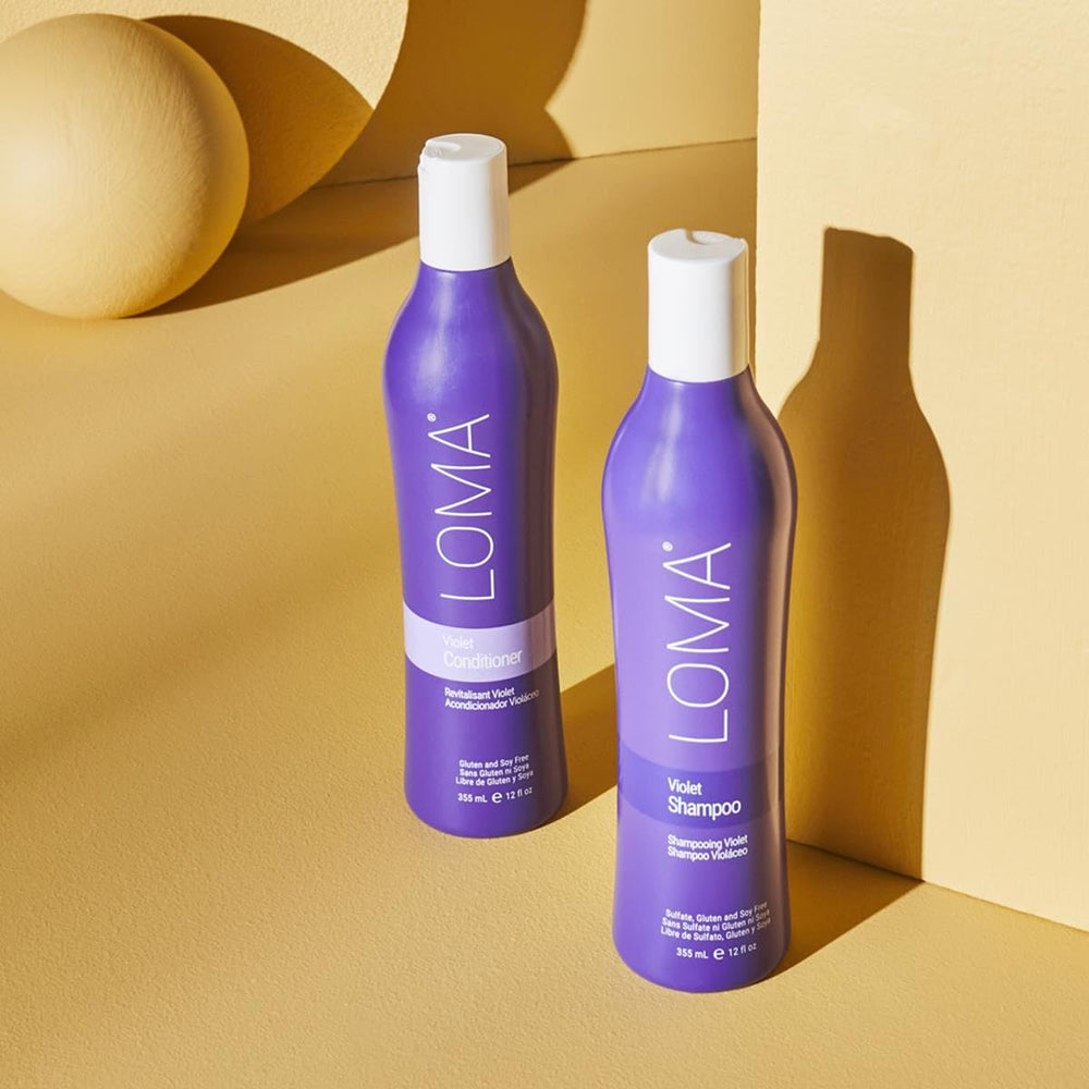 Loma champú violeta: textura cremosa facilita la aplicación diaria.