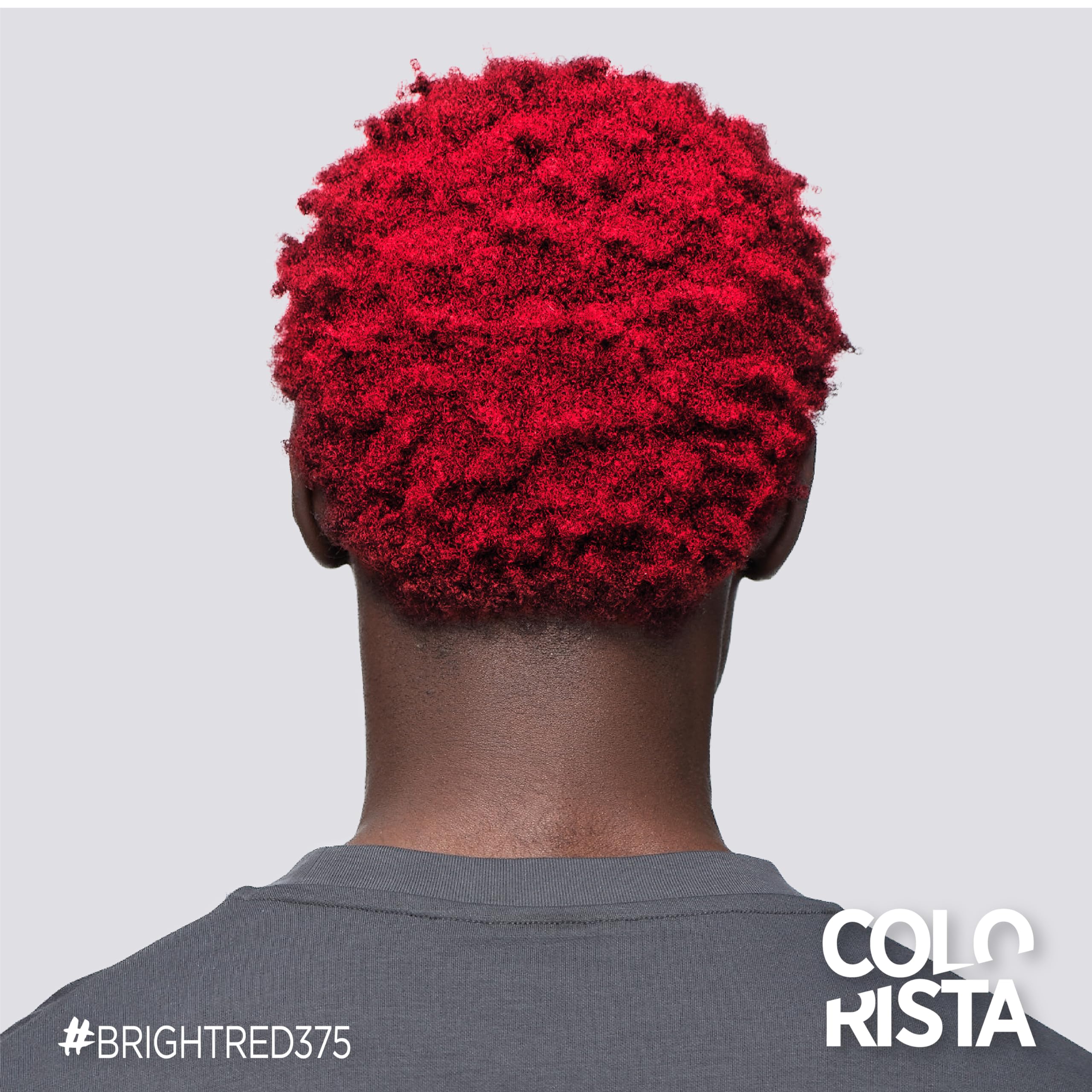Aplicación fácil de Colorista en cabello rubio decolorado para un brillo intenso.