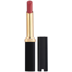 L’Oréal Paris Colour Riche Intense Volume Matte con aplicador slim para precisión y color intenso