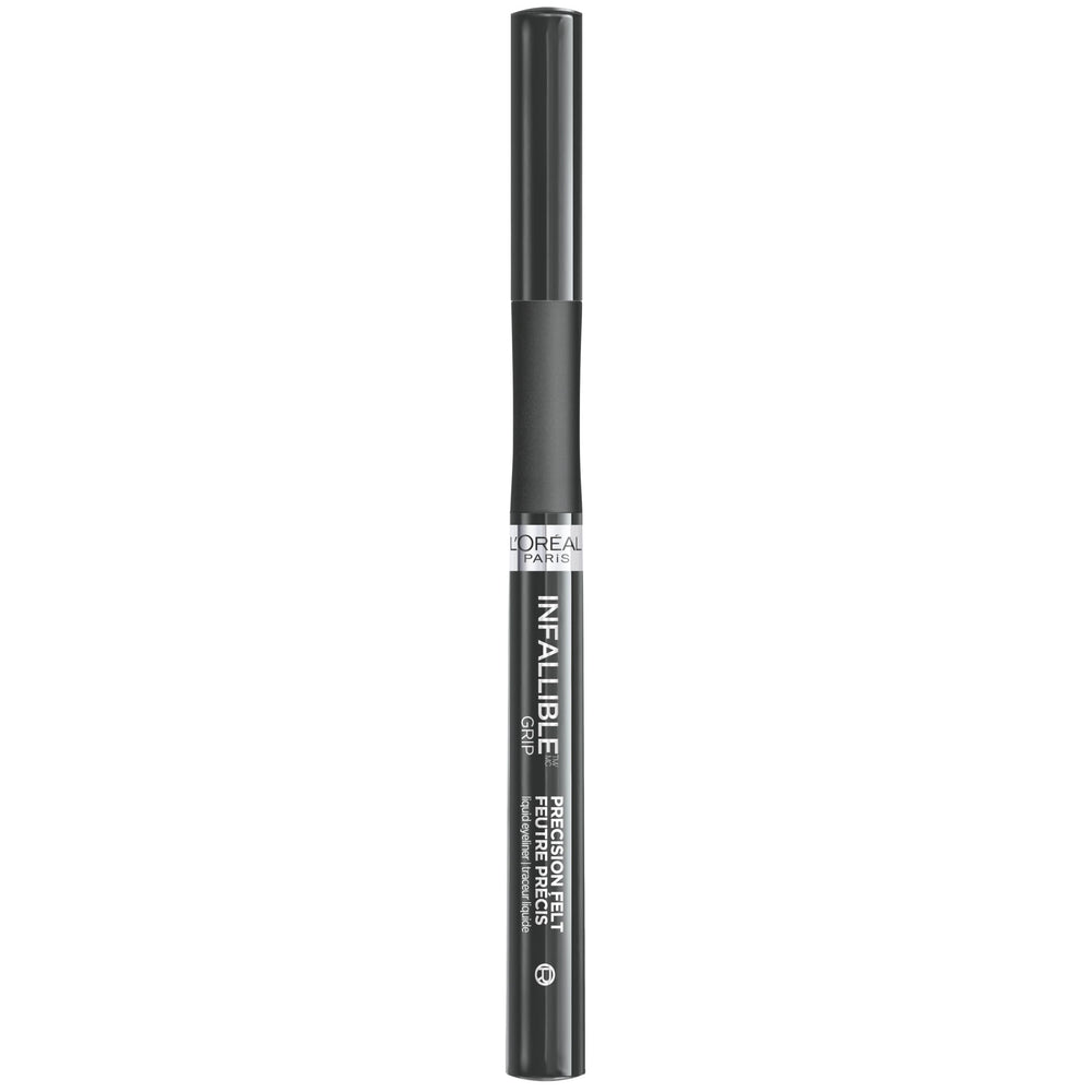 Resultado de maquillaje fiable con delineador gris de L’Oréal Paris.