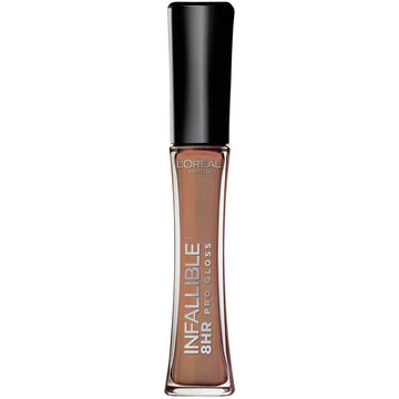 L’Oréal Paris Infallible Gloss con aplicador Petit Coeur para delinear labios con precisión.