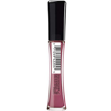 L'Oreal Paris Infallible Pro Gloss Plump muestra labios llenos con brillo duradero.